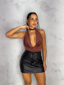 Short saia couro